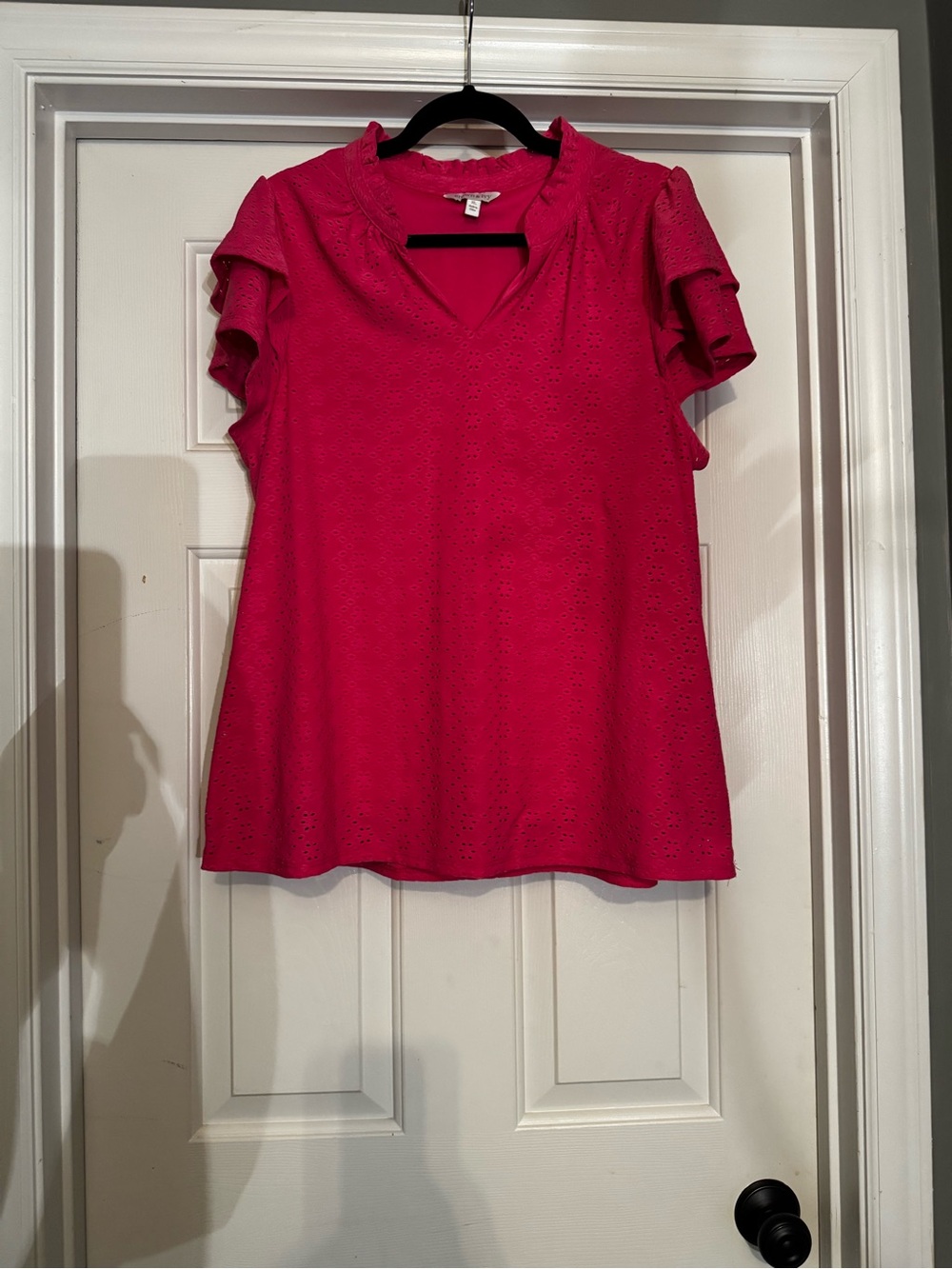 Crown & Ivy Hot Pink Eyelet V-Neck Ruffle Flutter Sleeve Blouse- XL